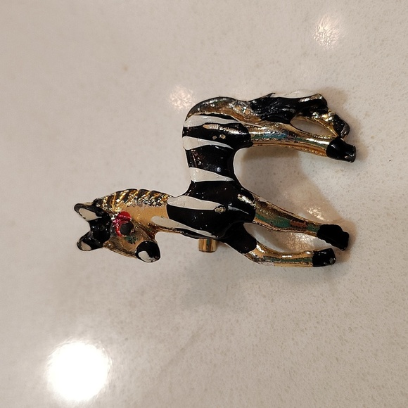 Zebra brooch enamel with pink stone eye - Picture 1 of 5